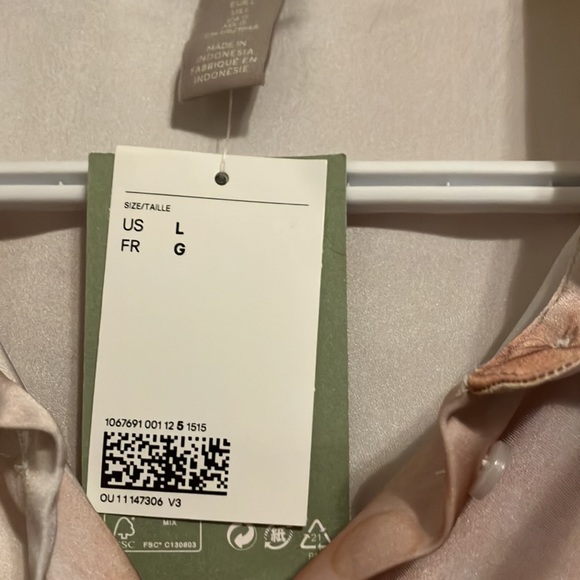 H&M satin blouse size L - Picture 2 of 6